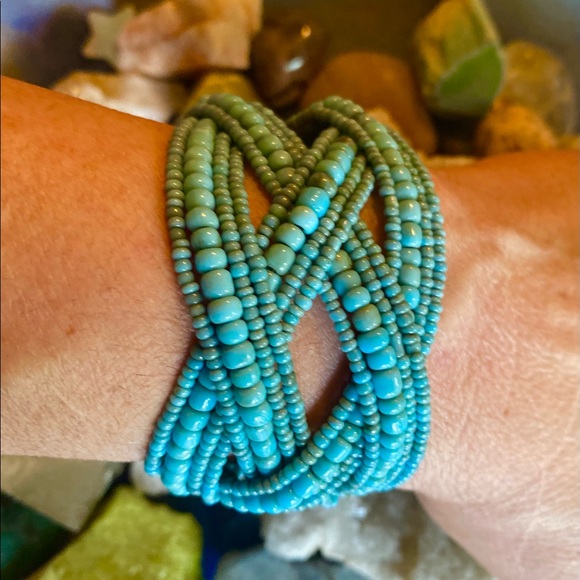 Beautiful Blue Beaded Bracelet - Picture 2 of 4